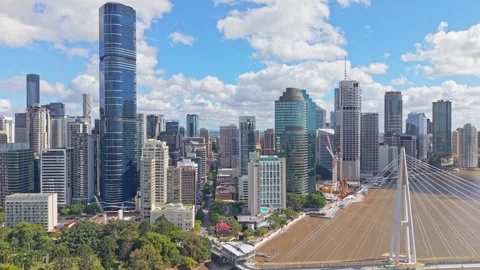 Aerial View of Kangaroo Point Bridge, Brisbane CBD and City Botanic Gardens Stock Footage 338335410