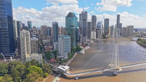 Aerial View of Kangaroo Point Bridge, Brisbane CBD and City Botanic Gardens Stock Footage 338335551