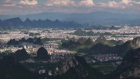 Aerial view of karst peak forest city in Guilin, Guangxi Vidéo 307095538