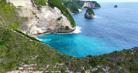 Aerial View of Kelingking Beach Cliffs and Turquoise Bay, Nusa Penida Stock Footage 331213472