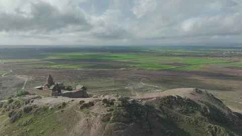 Aerial view of Khor Virap monastery under a cloudy sky, Armenia Vidéo 338010935