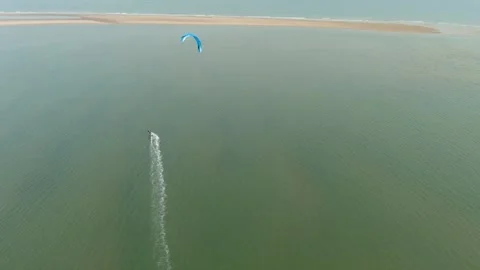 Aerial view of a kitesurfer. Vídeo Stock 275038452