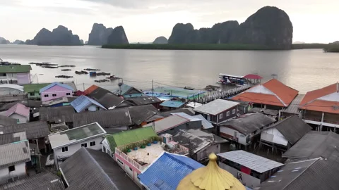 Aerial view of ko panyi floating village in thailand Vidéo 339483831