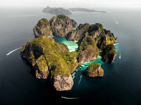Aerial view of Koh Phi Phi Lee Maya Bay Beach, Thailand, turquoise clear water Stock Photos