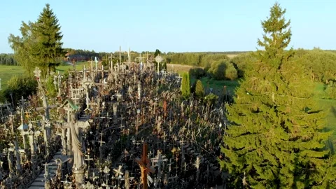 Aerial view of Kryziu kalnas, or the Hill of Crosses. Siauliai, Lithuania. Stockbeeldmateriaal 290825341