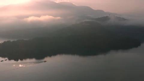 Aerial view Landscape of Sun Moon Lake at sunrise in Taiwan. Видео 345944142