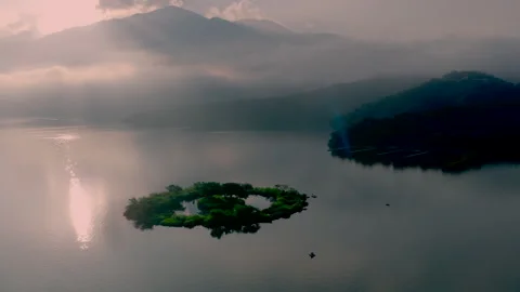 Aerial view Landscape of Sun Moon Lake at sunrise in Taiwan. Видео 345944322