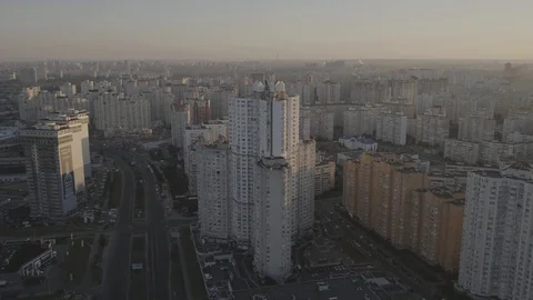Aerial view of a large building 스톡 동영상 129424081