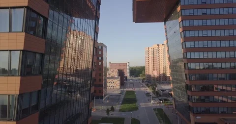 Aerial view of a large building with laboratories and innovative projects, in Stock Footage 92370873