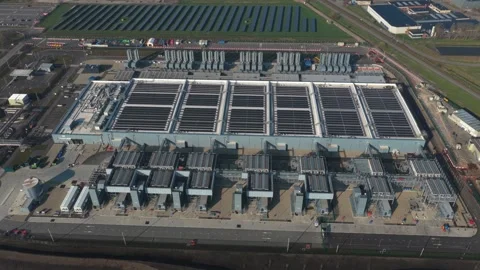 Aerial view of large cloud computing data center construction 库存影片 334056882