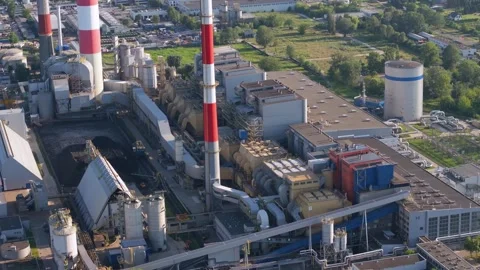 Aerial view of a large coal fired power plant complex Vídeo Stock 344879783