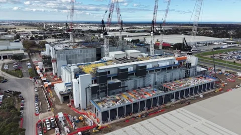 Aerial view of a large data centre construction site with cranes Video stock 341919203
