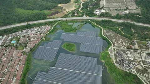 Aerial View of a Large Floating Solar Farm Stockbeeldmateriaal 337330899