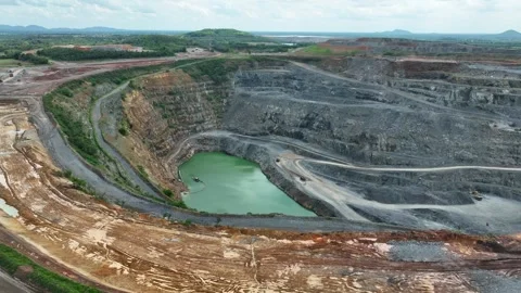 Aerial view of a large gold mine landscape. 스톡 동영상 342101530
