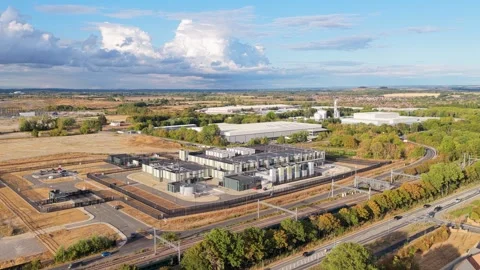 Aerial View of a Large Modern Data Center Facility During the Daytime 스톡 동영상 347777947