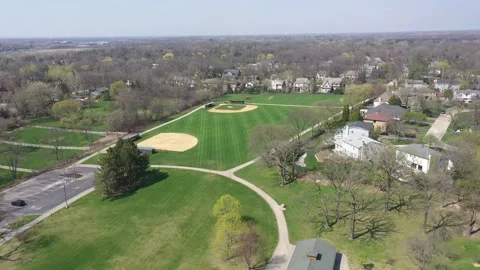 Aerial view of a large suburban park with baseball and soccer fields, baske.. Stock-Footage 325909161