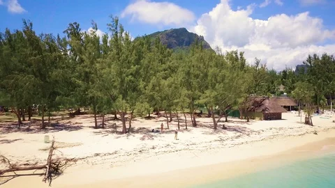 Aerial view of Le Morne beach in Mauritius. 動画素材 102403128