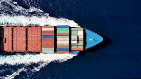 Aerial view of a loaded container cargo vessel Vídeo Stock 124266790