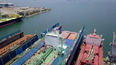 Aerial view of logistics concept roll-on/roll-off car carrier ship Video stock 95432160