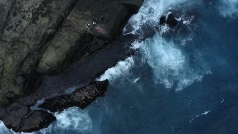 Aerial view: Looking down on crashing waves in Bitoujiao Taiwan Video stock 104202882