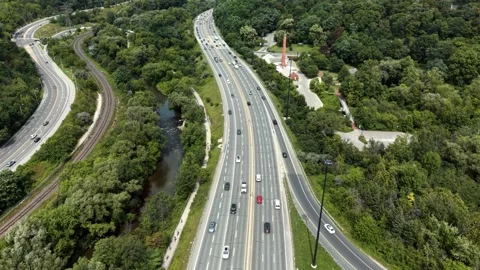 Aerial View Looking Down on Don Valley Parkway Highway Traffic Vídeos de archivo 345835192
