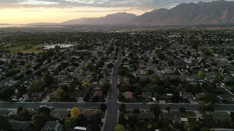 Aerial view looking down at streets in Spanish Fork City, Utah Vídeos de archivo 201900711