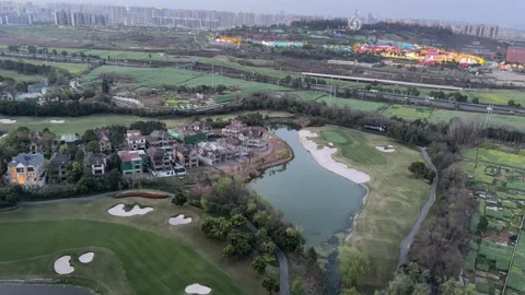 Aerial View of Luxury Golf Course and Residential Houses in Chengdu Видео 334698298