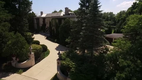 Aerial view of a luxury property. 库存影片 80326877