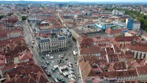 Aerial view of the main square and town hall in Graz, Austria 库存影片 338295906