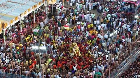 Aerial View of Massive Crowd During Azhagar Festival 動画素材 331064069
