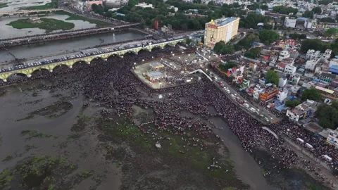 Aerial View of Massive Crowd During Azhagar Festival 스톡 동영상 331064424