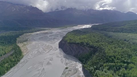 Aerial view of the Matanuska River valley near Palmer, Alaska. 動画素材 153283531