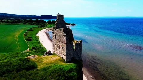 Aerial View of Medieval Castle Ruins on a Clifftop by the Sea Vídeos de archivo 333957553