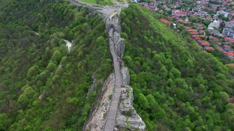 Aerial view to medieval fortress of Ovech near to Provadia town, Bulgaria 스톡 동영상 308662953