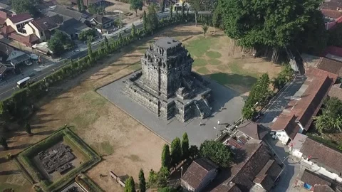 Aerial view of Mendut temple, Java Island. Indonesia (4) Vídeos de archivo 136336465