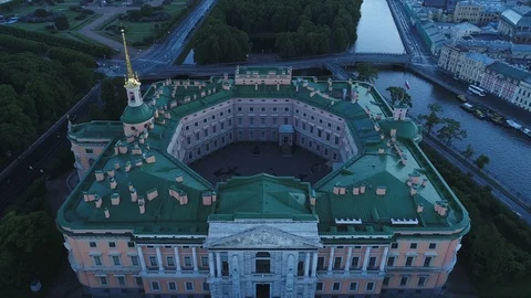Aerial view on Mikhailovsky Castle in cloudy morning in Saint-Petersburg. Stock Footage 91186176