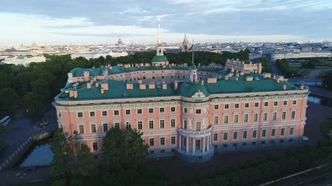 Aerial view on Mikhailovsky Castle in cloudy morning in Saint-Petersburg. Stock Footage 91186315