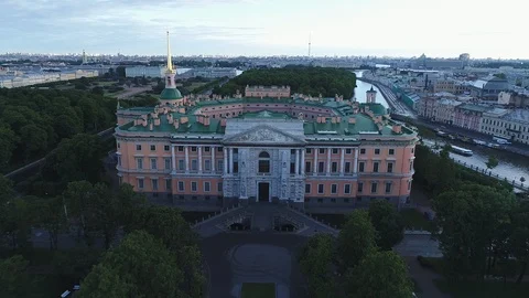 Aerial view on Mikhailovsky Castle in cloudy morning in Saint-Petersburg. Stock Footage 91186875