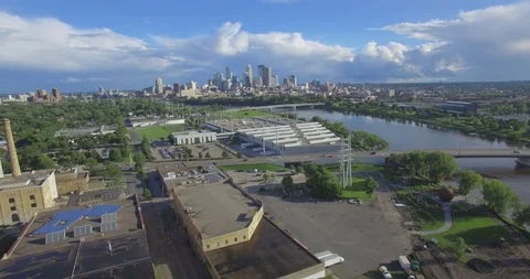 Aerial view of Minneapolis, MN skyline Stock Footage