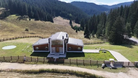 Aerial View of Modern Prefab Modular House in Rhodope Mountains 库存影片 344038327