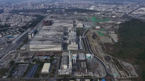 Aerial view of a modern semiconductor manufacturing plant Stockbeeldmateriaal 330383740