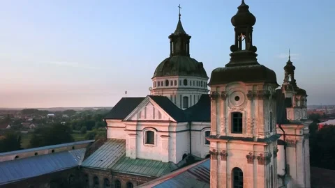 Aerial view of Monastery of the Barefoot Carmelites at sunset 库存影片 134403960