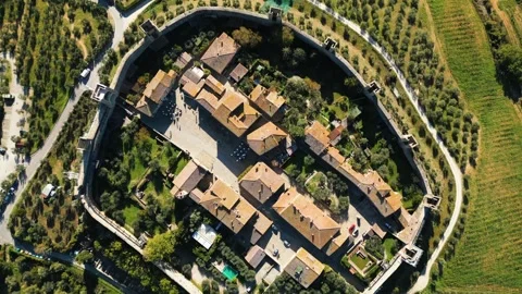 Aerial view of Monteriggioni Видео 306237751