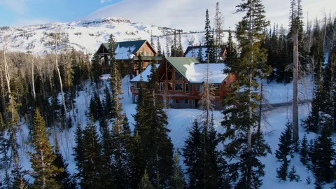 Aerial View Mountain Chalet Brian Head Utah 4K Winter Vídeo Stock 102271099