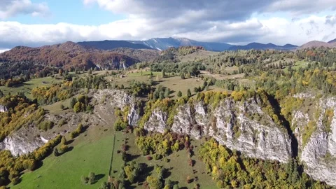 Aerial view mountain forest Vídeo Stock 217440411