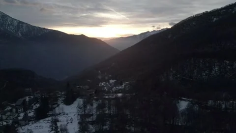Aerial view mountain landscape in a cold winter morning. Video 4K 库存影片 253486580