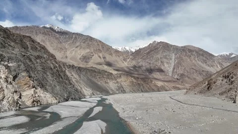 Aerial View of Mountain River and Himalayan Landscape in Ladakh Stockbeeldmateriaal 337160014