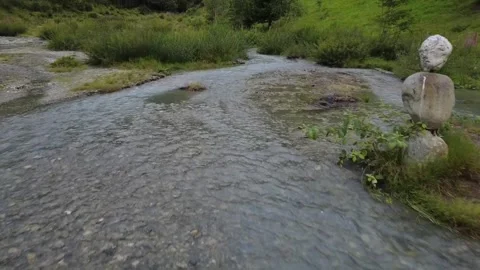 Aerial View of Mountain River in Austria Tyrol 動画素材 338001448