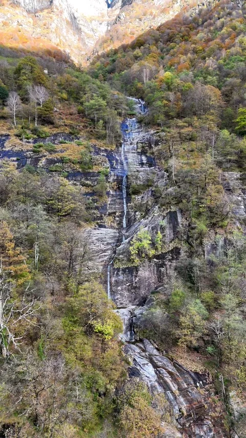 Aerial View of Mountain River Gorge in Switzerland During Autumn Stockbeeldmateriaal 321649355