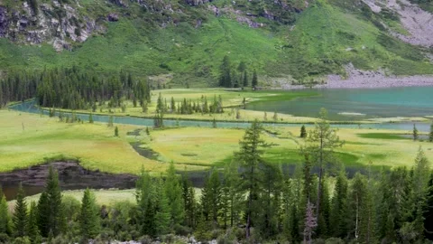 Aerial view of the Multa River and Srednee Multinskoye Lake 库存影片 315869791